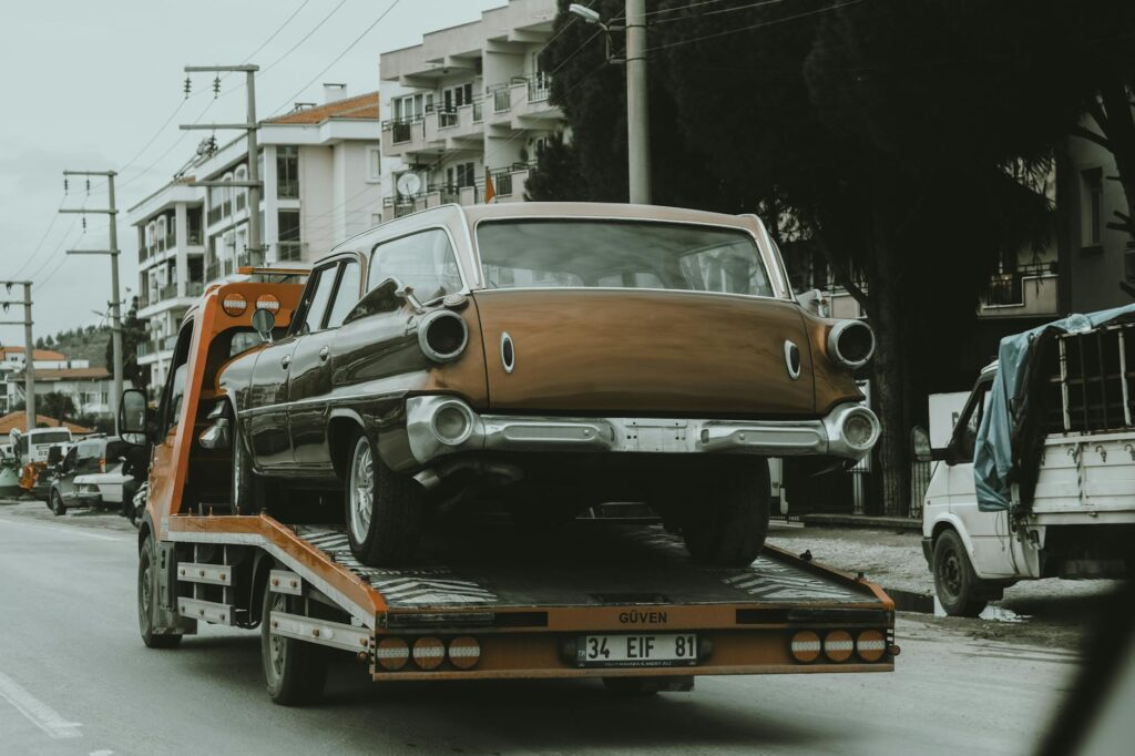 A side-by-side comparison of budget towing services versus expensive options. — hiring cheap tow truck Las Vegas