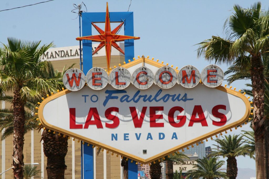 A graphic illustrating average towing fees in Las Vegas. — towing service costs Las Vegas
