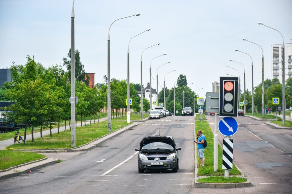 A visual guide to common car breakdown signs. — roadside assistance las vegas