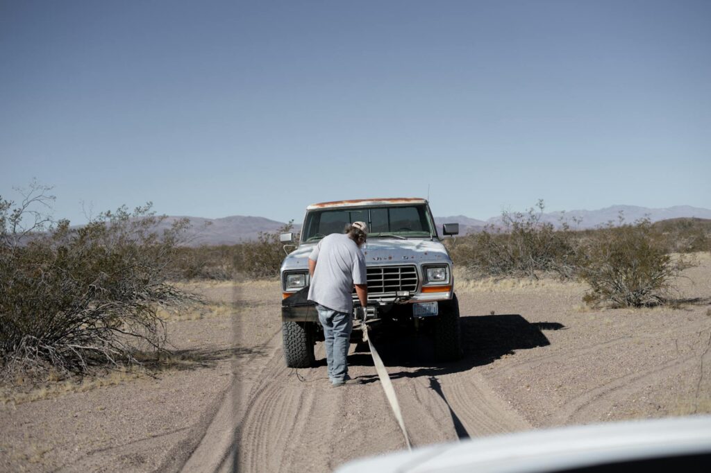 An image of a tow truck in Las Vegas ready to assist a stranded vehicle. — cheap towing services Las Vegas