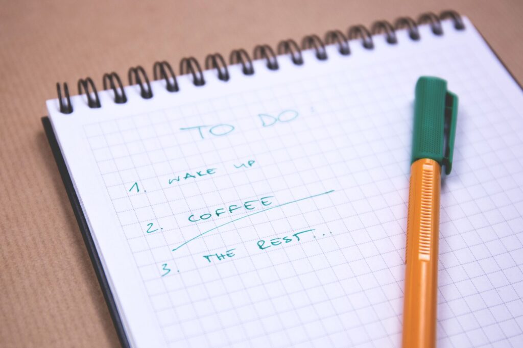 A checklist of things to do when calling for emergency towing in Las Vegas, emphasizing planning ahead. — emergency towi…